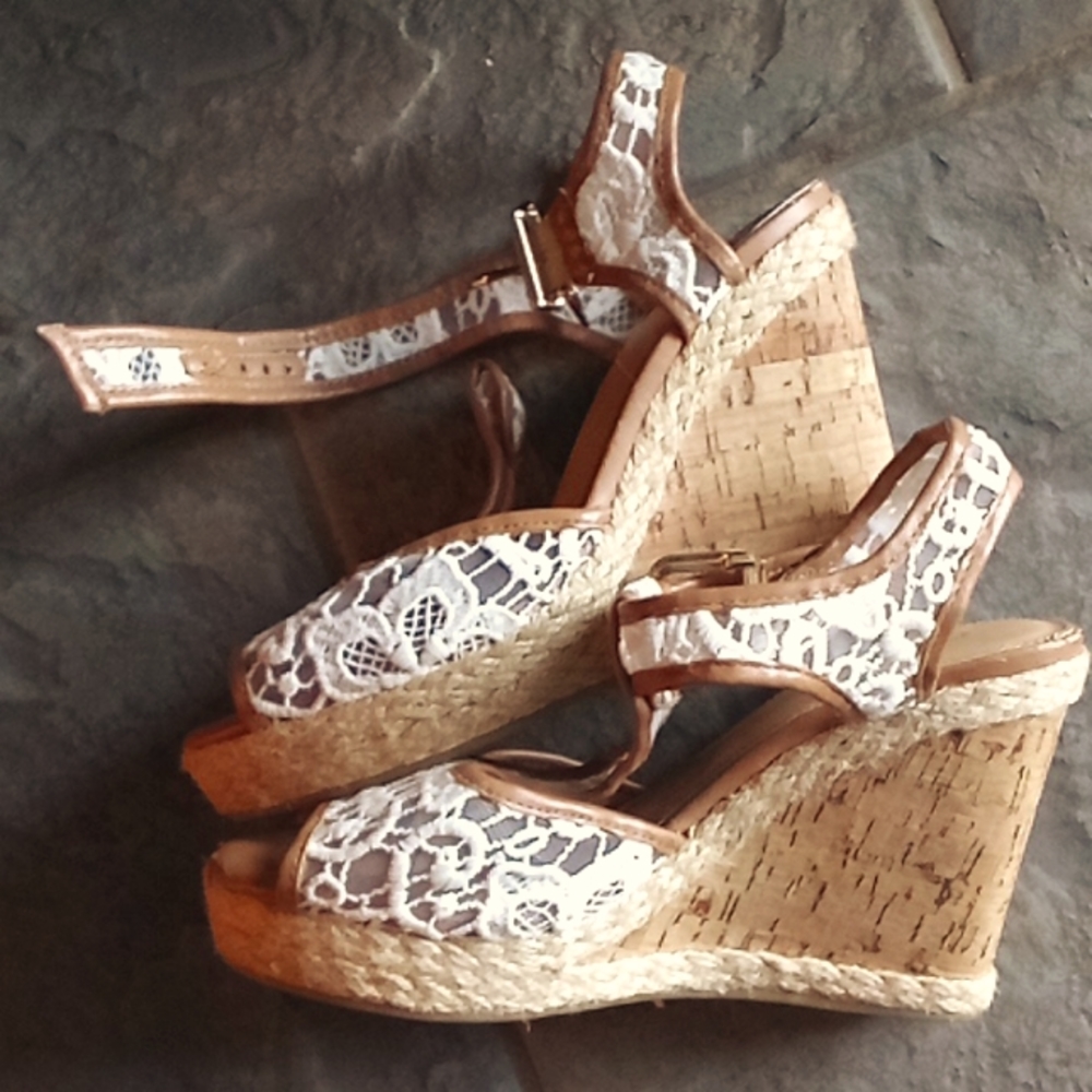 Wedges with white lace size 5